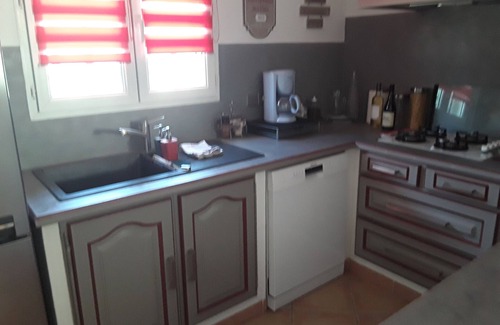 Vedene Villa | Idyllic Villa with Pool Near Avignon - 10/10 Guest Rated