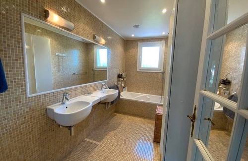 Perols Villa | Idyllic Villa with Private Pool Near Montpellier & Sea