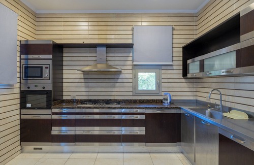 Sheikh Zayed City Villa | Elegant Villa with Private Pool in Beverly Hills