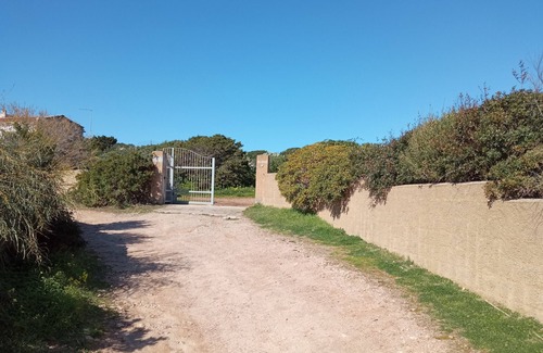 La Maddalena Villa | Beachfront Villa with Garden & Child-Friendly Amenities