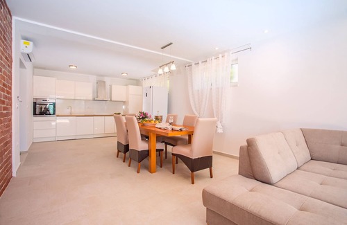 Omis Villa | Seaside Villa with Heated Pool, Steps from the Ocean
