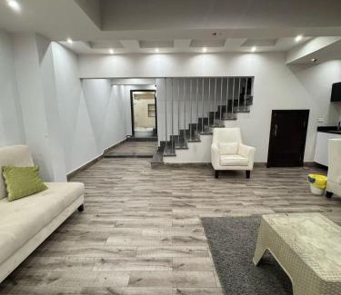 Sheikh Zayed City Villa | Villa with private pool and garden