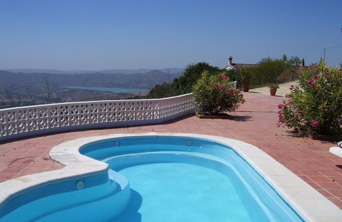 Alcaucin Villa | Villa with Private Pool and Scenic Lake & Mountain Views