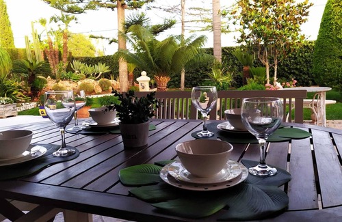 Elche Villa | Idyllic Villa with Private Pool and Lush Gardens Await