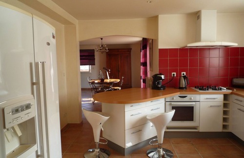 Beziers Villa | Modern Villa with Pool, 20 Minutes from the Ocean