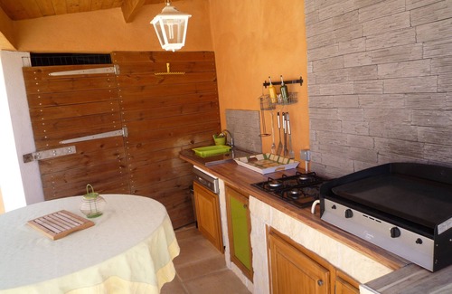 Beziers Villa | Modern Villa with Pool, 20 Minutes from the Ocean