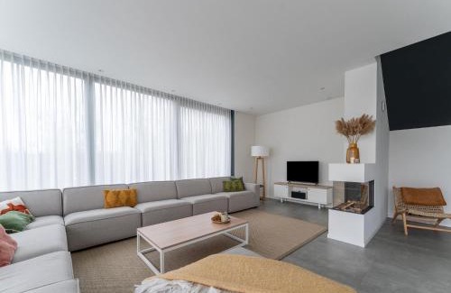 Arnemuiden House | Elegant Villa with Private Jetty on Veerse Meer, Rated 9.3