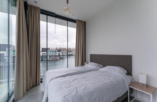 Arnemuiden House | Elegant Villa with Private Jetty on Veerse Meer, Rated 9.3
