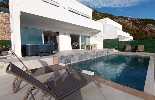 Alanya Villa | Scenic Villa 1004 with Ocean Views and Private Pool in Alanya