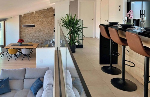 Cullera Villa | Exquisite Villa Featuring Private Pool and Spa Amenities