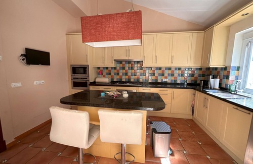 Castillo de Sabinillas House | Elegant Villa with Private Pool in Duquesa Awaits You
