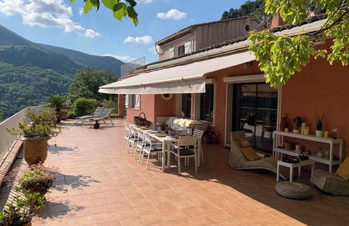 Saint-Jeannet Villa | Experience Villa with Panoramic Sea and Mountain Views