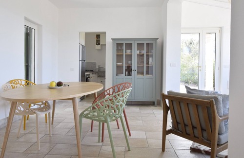 Rena Majore House | Cozy Ocean View Retreat - Family-Friendly & Equipped Kitchen