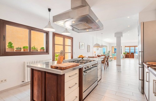 Puerto de Soller Villa | Experience Oceanfront Bliss with Harbor Views and Pool