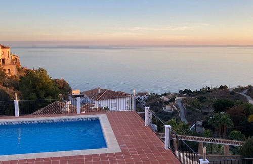 Salobrena Villa | Seaside Villa with Pool and Breathtaking Ocean Views