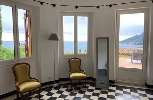 Theoule-Superieur Villa | Villa with Pool and Breathtaking Sea Views - 10/10 Rated