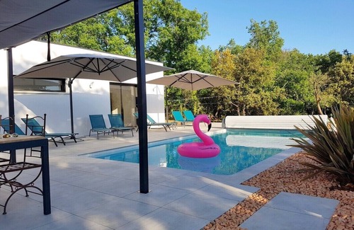 Ponteves Villa | Idyllic Villa with Pool and Ocean View in Pontevès