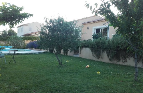 Puyvert Villa | Idyllic Villa with Pool in Luberon's Heart - 10/10 Rating
