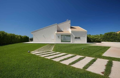 Modica Apartment | Inviting Villa with Private Pool in Modica Countryside