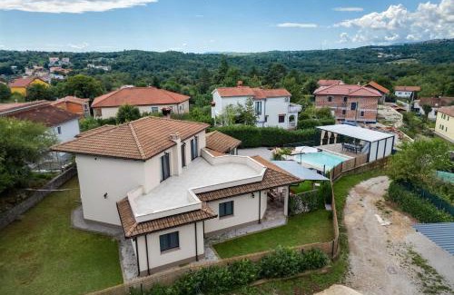 Viskovo Villa | Villa with swimming pool and children's playground, in a quiet area - by Traveler Tourist agency Krk - ID 2686
