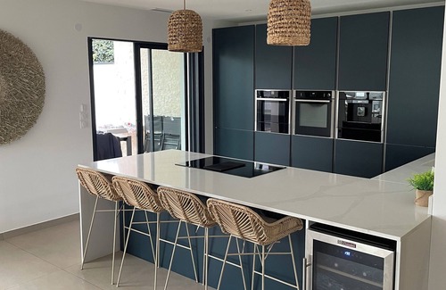 Perols House | Villa with swimming pool close to the beach and streetcar.