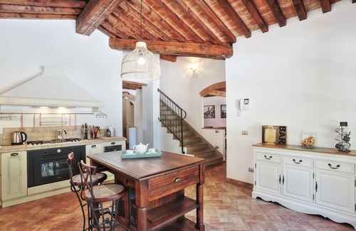 Volterra Villa | Waterfront Villa with Private Pool and Spa Amenities