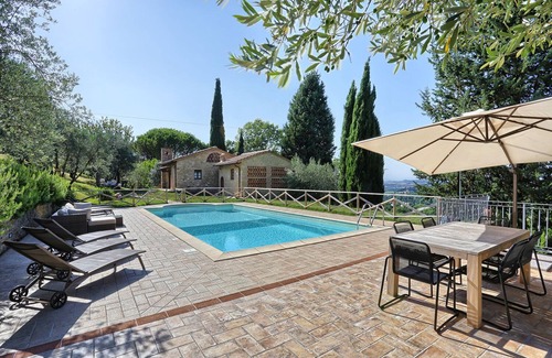 Volterra Villa | Waterfront Villa with Private Pool and Spa Amenities