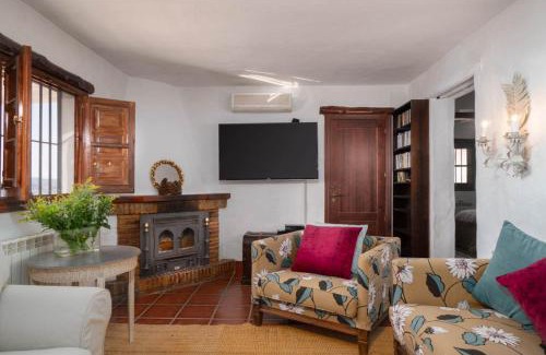 Colmenar Villa | Scenic Villa with Private Pool and Ocean Views near Malaga