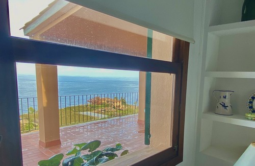 Banyalbufar Villa | Beachfront Villa with Wi-Fi and Breathtaking Sea Views