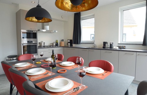 De Koog Villa | Scenic Villa Retreat in National Park with Oceanfront Views