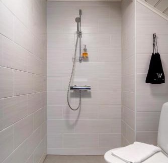 Kaarina Hotel | Villa Wolax: Pet-Friendly Oceanfront Escape with Hot Tub