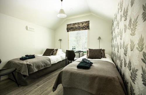 Kaarina Hotel | Villa Wolax: Pet-Friendly Oceanfront Escape with Hot Tub