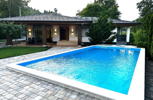 Sarajevo Villa | Discover Villa Wood & Green Sarajevo-Hadžići with Pool Access