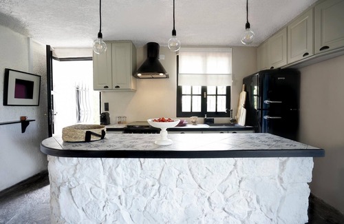 Vravrona Villa | Villa Xenia and Akis: Family-Friendly Stay with Free Breakfast