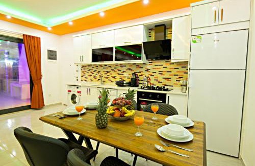 Uzumlu Villa | Pet-Friendly Villa Yücel Üzümlü with Pool & Hot Tub