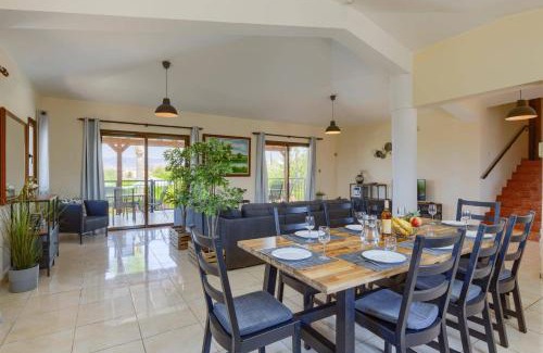 Latchi Villa | Discover Villa Yiolani: Family-Friendly Retreat with Pool