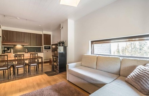 Yllas House | Relax at Villa Ylläs 301 with Lake View and Spa Amenities