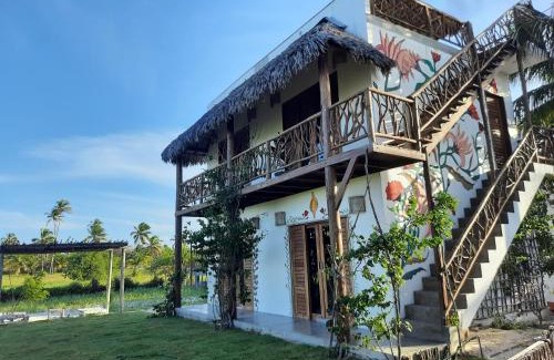 Corguinho House | Guest Rated 10/10: Villa Yvytu - Family Friendly Ocean View