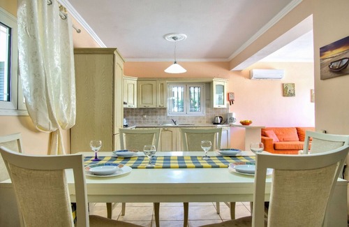 Chalikounas Villa | Villa Zaira: Oceanfront Retreat with Private Pool & 10/10 Rating