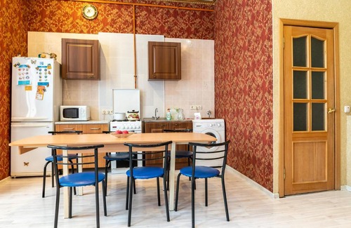 Rostov-on-Don Villa | Pet-Friendly Villa Zakrutkina 4 with Hot Tub & Kitchen