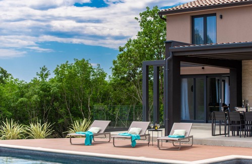 Santalezi Villa | Villa Zara: A Vineyard Retreat with Pool & Ocean Views