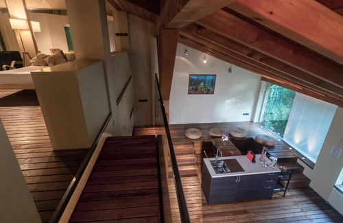 Castel Maggiore Apartment | Villa Zarri Guest House: Family and Pet-Friendly Retreat