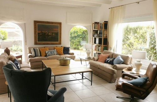 Javea Villa | Relax at Villa Zayas: Pet-Friendly Oceanfront Getaway