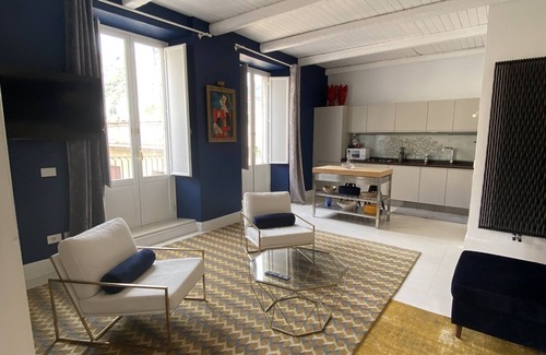 Taormina City Centre Villa | Highly Rated Villa Zecca in Taormina with Kitchen & Breakfast