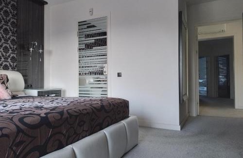 Holubyne House | Villa Solva: Oceanfront Escape with 10/10 Guest Ratings