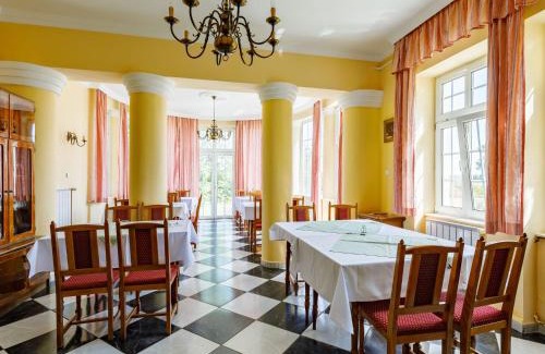Fonyod Villa | Discover Villa Zichy: Pet-Friendly Retreat with Pool