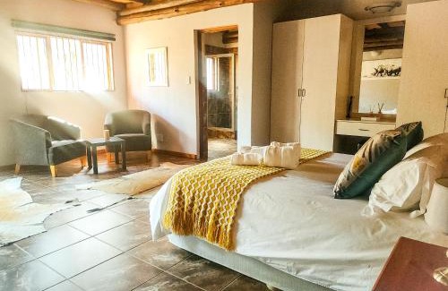 Bela-Bela Villa | Villa Zizi in Bela-Bela: Family-Friendly with Pool Access