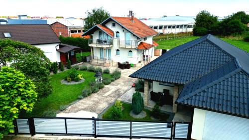Gradiska Villa | Villa Zlatan Poolside