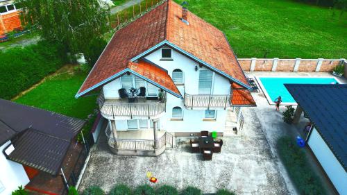 Gradiska Villa | Villa Zlatan Poolside