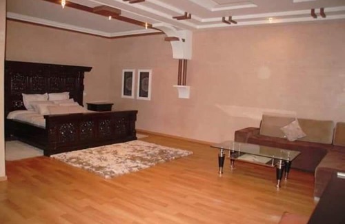 Menara Villa | Villa Zohour: Pet-Friendly Retreat with Pool & Breakfast